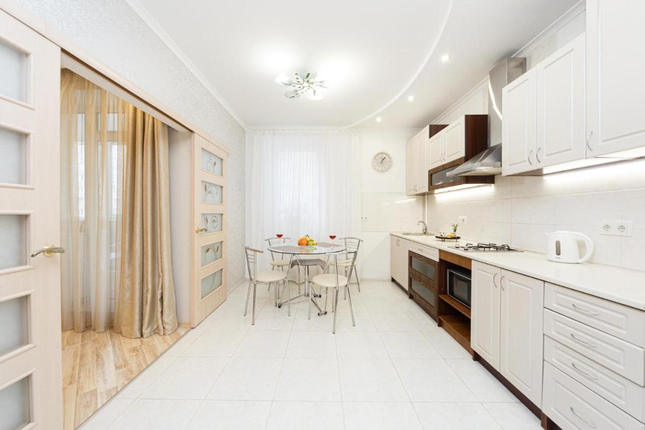 Красивая Квартира Рядом С Аркадией И Парком Odessa Exterior foto